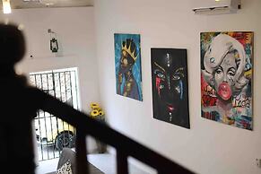 Stylish House With Beautiful Galleries In Gethsemane With Jacuzzi