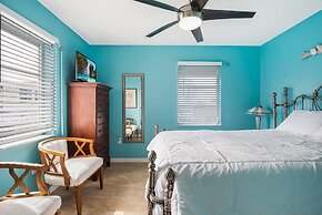 232 South Harbor Upstairs 3 Bedroom Apts by RedAwning