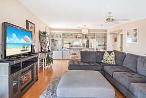 232 South Harbor Upstairs 3 Bedroom Apts by RedAwning