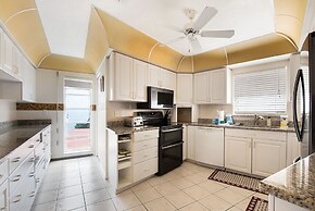 232 South Harbor Upstairs 3 Bedroom Apts by RedAwning