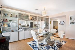 232 South Harbor Upstairs 3 Bedroom Apts by RedAwning