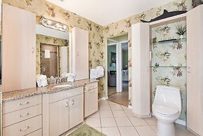 232 South Harbor Upstairs 3 Bedroom Apts by RedAwning