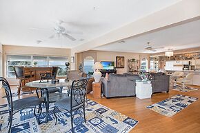 232 South Harbor Upstairs 3 Bedroom Apts by RedAwning