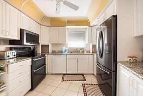 232 South Harbor Upstairs 3 Bedroom Apts by RedAwning