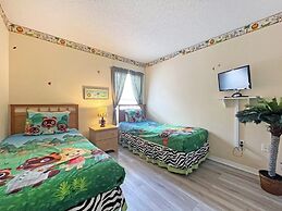 Robins Nest 4 Bedroom Villa by RedAwning