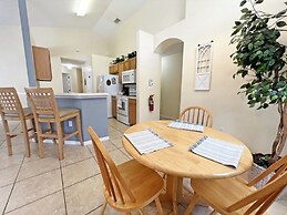 Robins Nest 4 Bedroom Villa by RedAwning