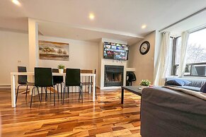 Hip Townhome With Garage Dt Mtl