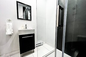 Hip Townhome With Garage Dt Mtl