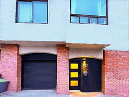 Hip Townhome With Garage Dt Mtl