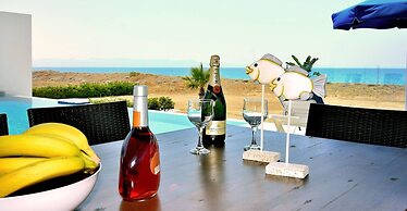 Blue - Beach Front Spectacular Villa Sleeps 10