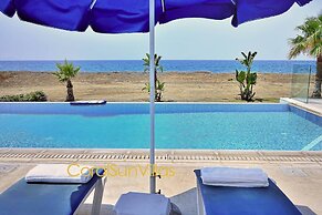 Blue - Beach Front Spectacular Villa Sleeps 10