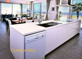 Blue - Beach Front Spectacular Villa Sleeps 10