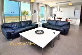 Blue - Beach Front Spectacular Villa Sleeps 10