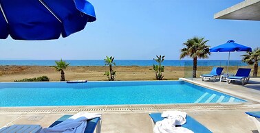 Blue - Beach Front Spectacular Villa Sleeps 10