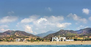 Blue - Beach Front Spectacular Villa Sleeps 10