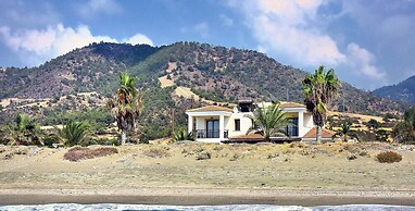 Blue - Beach Front Spectacular Villa Sleeps 10