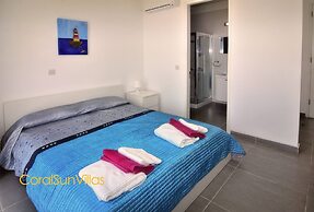 Blue - Beach Front Spectacular Villa Sleeps 10