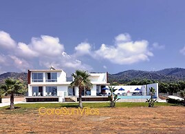 Blue - Beach Front Spectacular Villa Sleeps 10