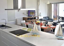 Blue - Beach Front Spectacular Villa Sleeps 10