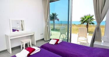 Blue - Beach Front Spectacular Villa Sleeps 10