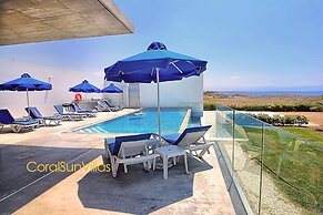 Blue - Beach Front Spectacular Villa Sleeps 10