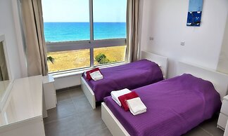 Blue - Beach Front Spectacular Villa Sleeps 10
