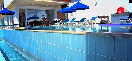 Blue - Beach Front Spectacular Villa Sleeps 10