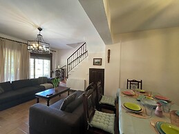 Stylish Maisonette With 3 Bedrooms in Vourvourou, Greece