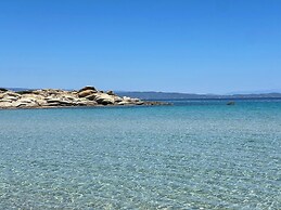 Stylish Maisonette With 3 Bedrooms in Vourvourou, Greece