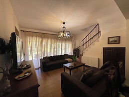 Stylish Maisonette With 3 Bedrooms in Vourvourou, Greece