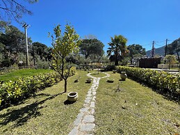 Stylish Maisonette With 3 Bedrooms in Vourvourou, Greece