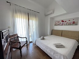 Stylish Maisonette With 3 Bedrooms in Vourvourou, Greece