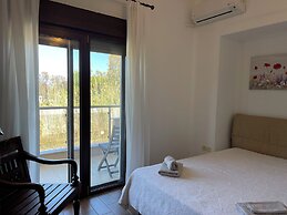 Stylish Maisonette With 3 Bedrooms in Vourvourou, Greece