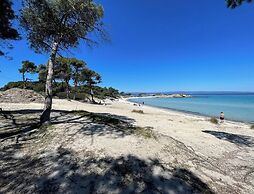 Stylish Maisonette With 3 Bedrooms in Vourvourou, Greece