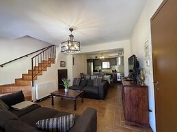 Stylish Maisonette With 3 Bedrooms in Vourvourou, Greece