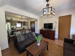 Stylish Maisonette With 3 Bedrooms in Vourvourou, Greece