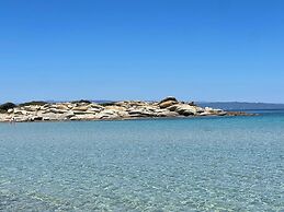 Stylish Maisonette With 3 Bedrooms in Vourvourou, Greece