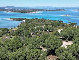 Stylish Maisonette With 3 Bedrooms in Vourvourou, Greece