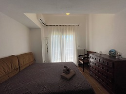 Stylish Maisonette With 3 Bedrooms in Vourvourou, Greece