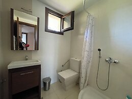 Stylish Maisonette With 3 Bedrooms in Vourvourou, Greece