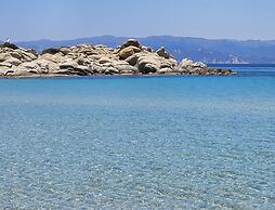 Stylish Maisonette With 3 Bedrooms in Vourvourou, Greece