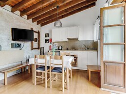 Sanders Arsorama Comfy 1 Bdr Apt w Shared Patio