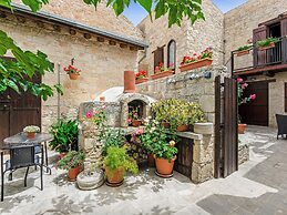 Sanders Arsorama Comfy 1 Bdr Apt w Shared Patio