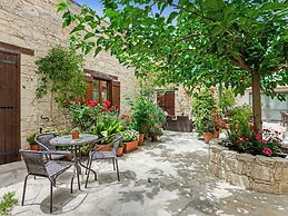 Sanders Arsorama Comfy 1 Bdr Apt w Shared Patio