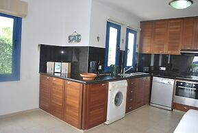 Sea Front Villa, Heated Private Pool, Amazing Location Paphos 323