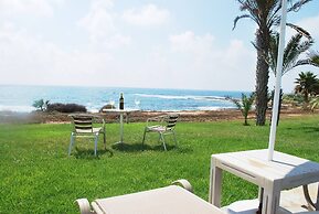 Sea Front Villa, Heated Private Pool, Amazing Location Paphos 323