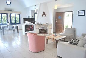 Sea Front Villa, Heated Private Pool, Amazing Location Paphos 323