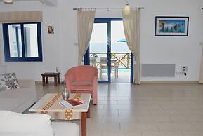 Sea Front Villa, Heated Private Pool, Amazing Location Paphos 323