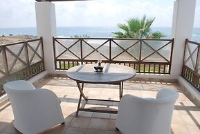 Sea Front Villa, Heated Private Pool, Amazing Location Paphos 323