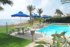 Sea Front Villa, Heated Private Pool, Amazing Location Paphos 323